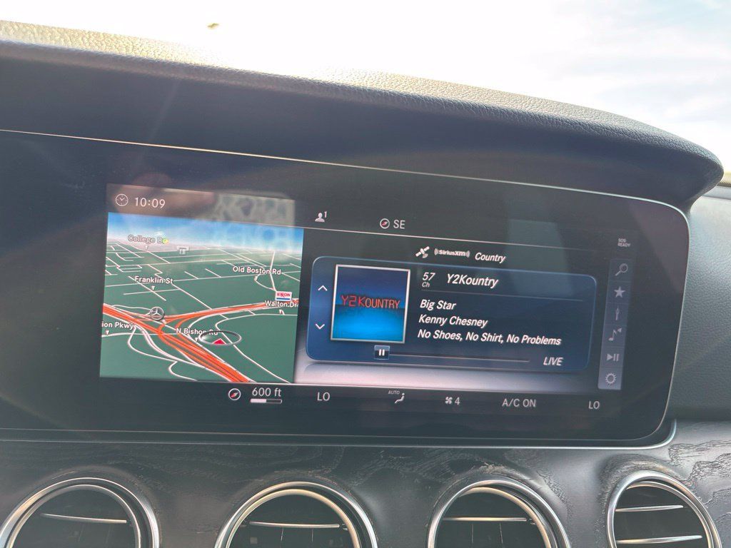 Used 2018 Mercedes-Benz E 400 4MATIC Sedan image 31