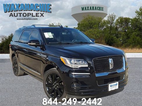Used 2023 Lincoln Navigator Reserve image 1