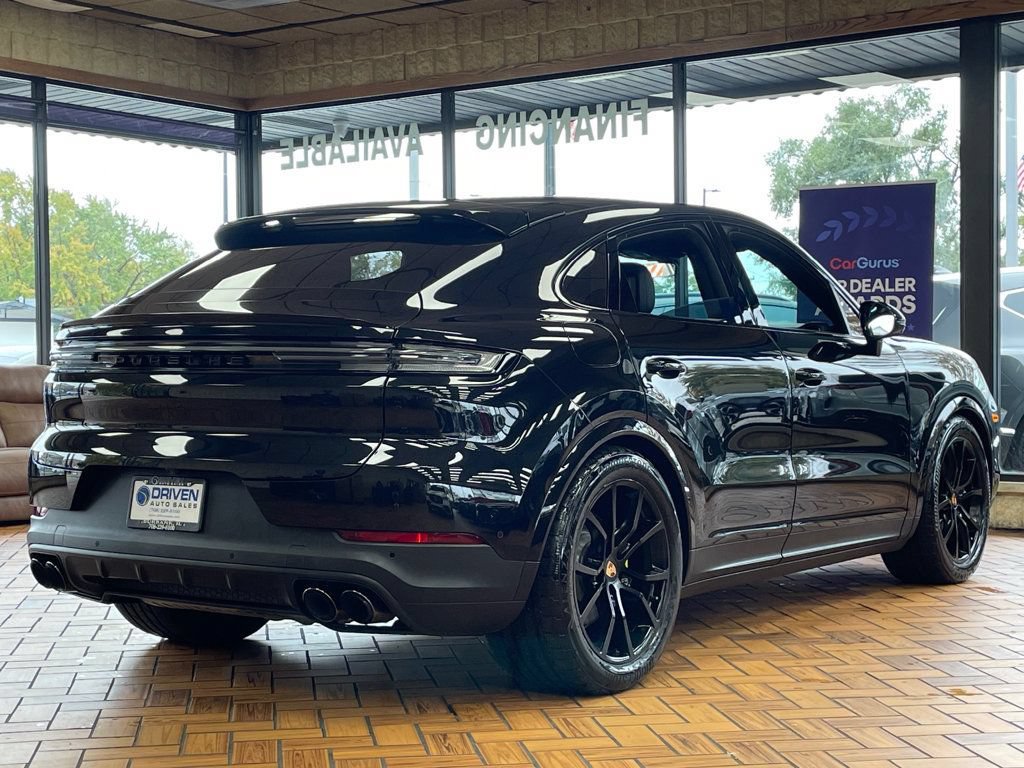 Used 2025 Porsche Cayenne S AWD/4WD image 14