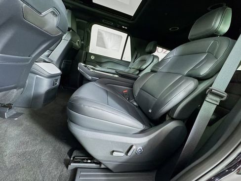 New 2026 Lincoln Navigator Reserve w/ Jet Appearance Package AWD/4WD image 27