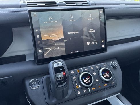 Certified 2025 Land Rover Defender 110 X-Dynamic SE AWD/4WD image 20