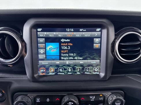 Used 2023 Jeep Wrangler Unlimited Sahara AWD/4WD image 16