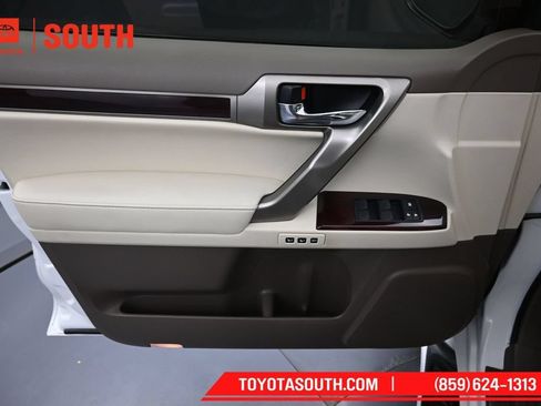 Used 2017 Lexus GX 460 AWD/4WD image 26