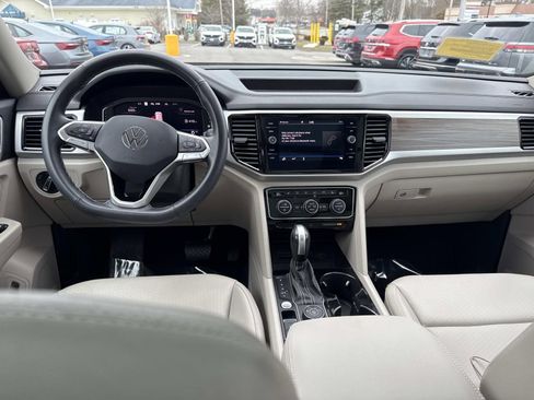 Used 2022 Volkswagen Atlas SEL image 16