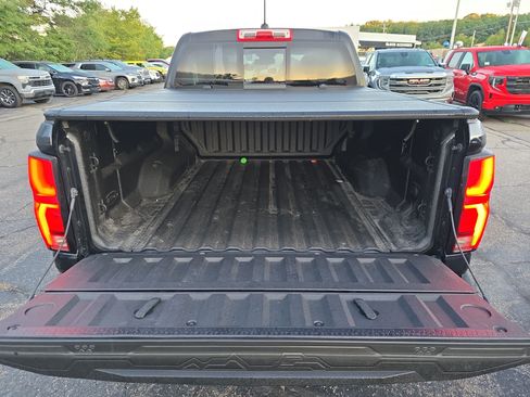 Used 2024 Chevrolet Colorado Z71 w/ Z71 Convenience Package 2 AWD/4WD image 6