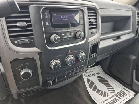Used 2017 RAM 2500 Tradesman w/ Chrome Appearance Group AWD/4WD image 9
