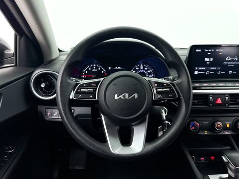 Used 2024 Kia Forte LXS w/ LXS Technology Package FWD image 3