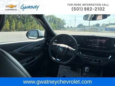 Used 2025 Buick Envista Preferred FWD image 23