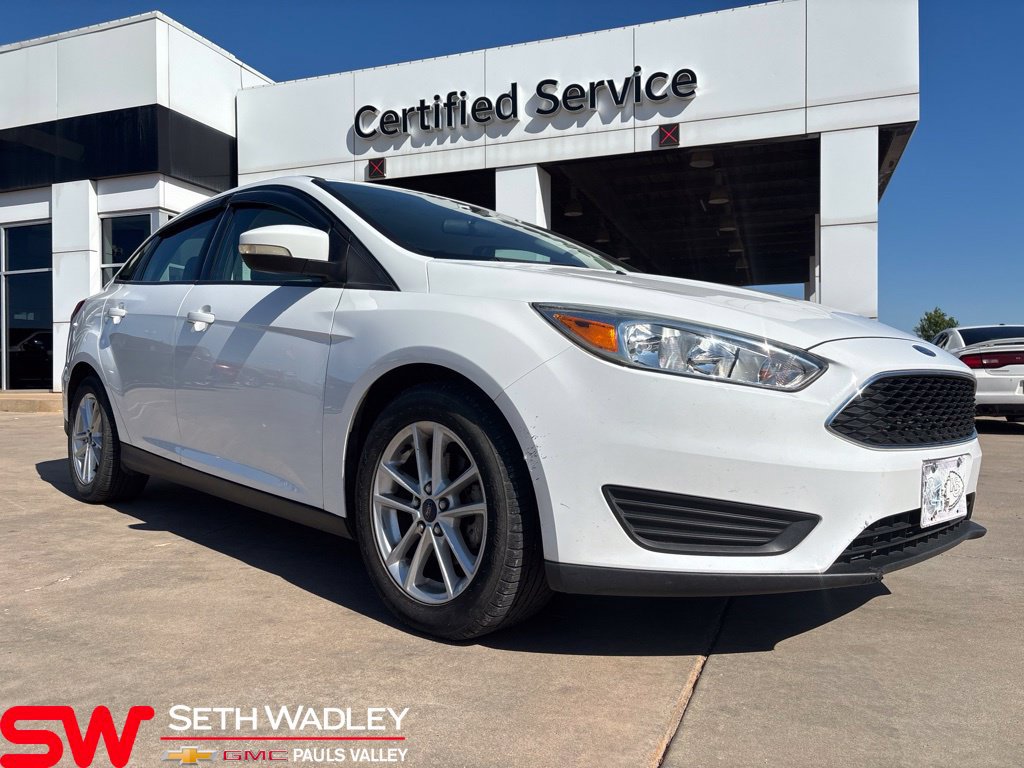 Used 2015 Ford Focus SE FWD image 1