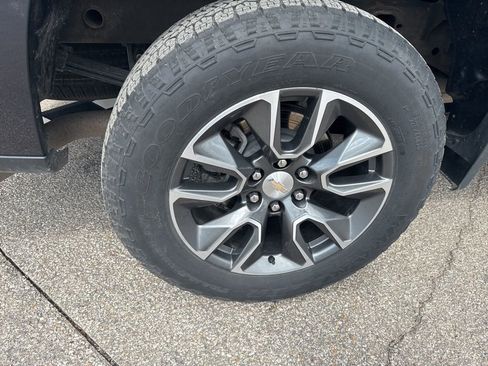 Used 2023 Chevrolet Silverado 1500 LT AWD/4WD image 7