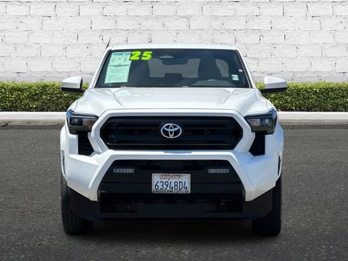 Used 2025 Toyota Tacoma SR5 AWD/4WD image 9