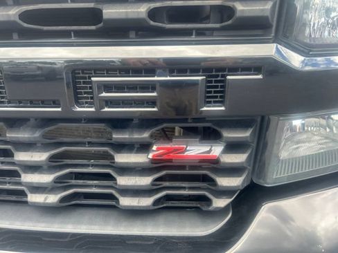 Used 2019 Chevrolet Silverado 1500 Custom Trail Boss w/ Custom Convenience Package AWD/4WD image 9