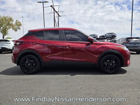 Used 2022 Nissan Kicks SV FWD image 7