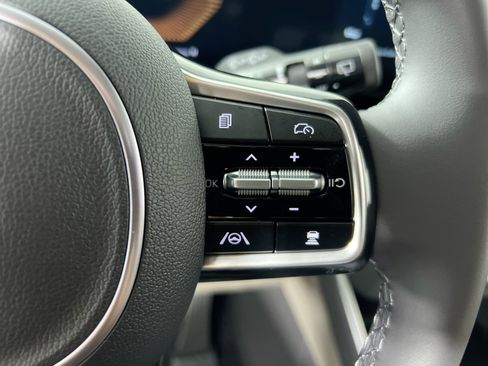 New 2026 Kia Carnival EX FWD image 17