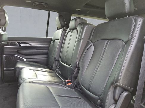 Used 2023 Jeep Wagoneer L Series II w/ Premium Group I image 13