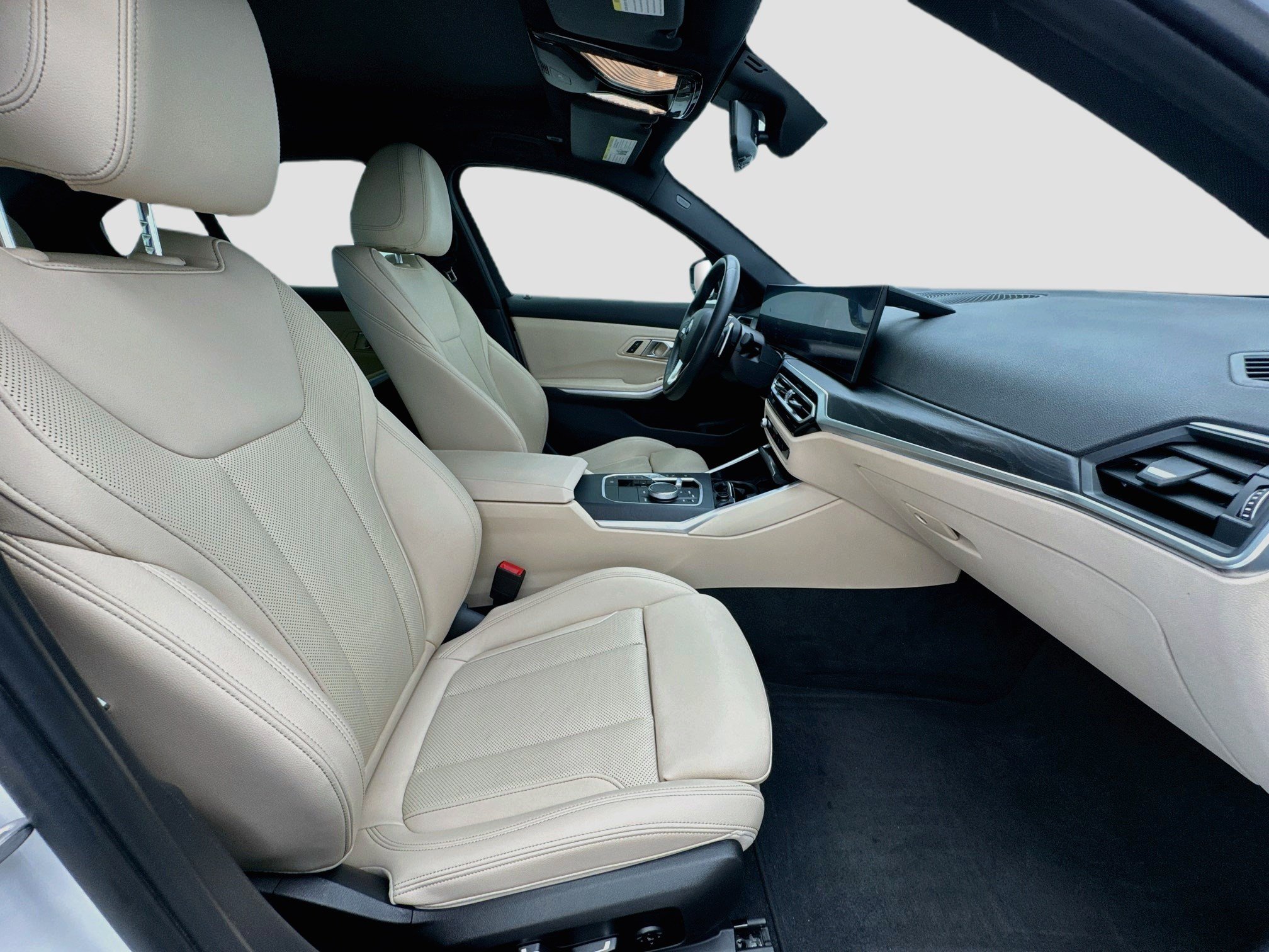 Used 2024 BMW 330i Sedan w/ Convenience Package RWD image 20