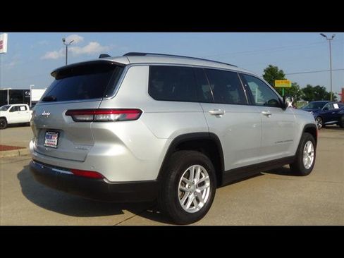 Used 2023 Jeep Grand Cherokee L Laredo image 6