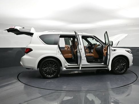 Used 2023 INFINITI QX80 Sensory w/ All-Season Package image 40