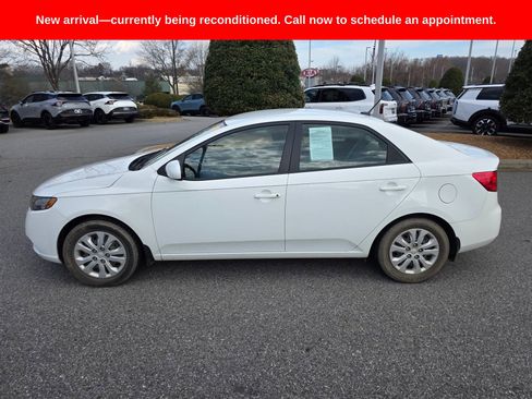 Used 2013 Kia Forte LX image 2