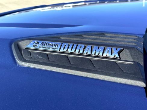 Used 2024 Chevrolet Silverado 2500 ZR2 w/ Technology Package image 3