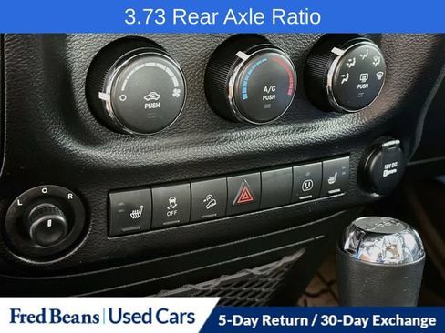 Used 2017 Jeep Wrangler Unlimited Sahara AWD/4WD image 20