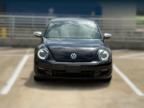 Used 2013 Volkswagen Beetle 2.5 image 2