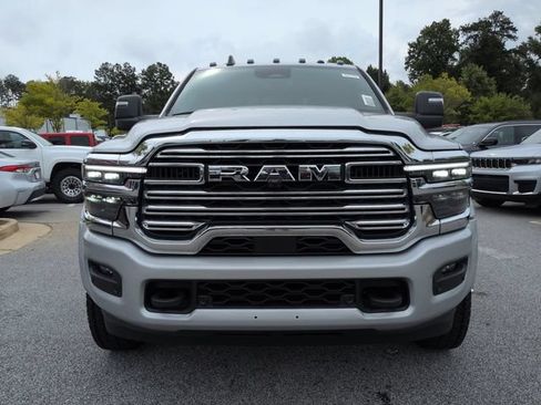 New 2026 RAM 4500 4x4 Crew Cab DRW w/ Laramie Trim Package image 8