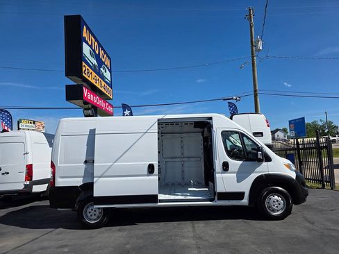 Used 2023 RAM ProMaster 2500 FWD image 5