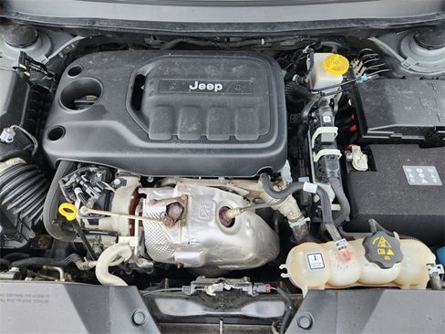 Used 2022 Jeep Cherokee Limited image 31