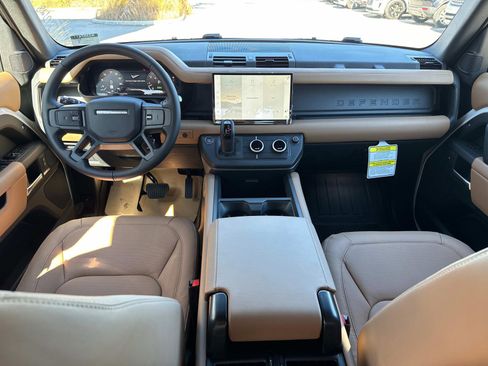 New 2025 Land Rover Defender 110 X-Dynamic SE image 16