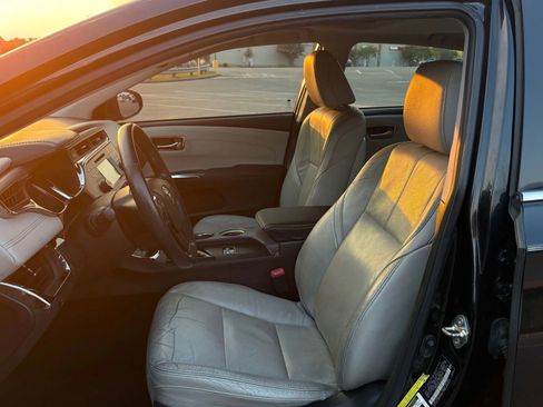 Used 2014 Toyota Avalon XLE image 11