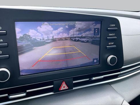 Used 2022 Hyundai Elantra SEL w/ Preferred Accessory Package FWD image 25