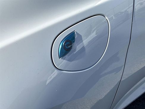 Used 2023 Chrysler Pacifica Touring-L image 27