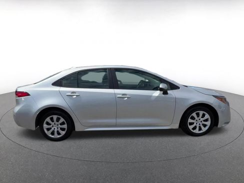 Used 2025 Toyota Corolla LE FWD image 16