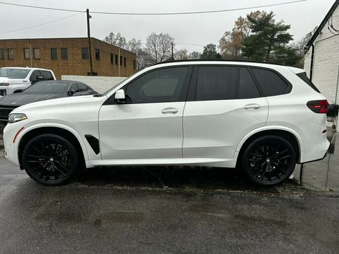 Used 2024 BMW X5 xDrive40i w/ M Sport Package image 2