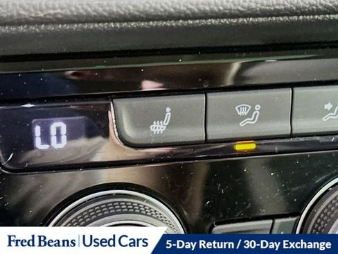 Used 2023 Volkswagen Taos SEL image 22