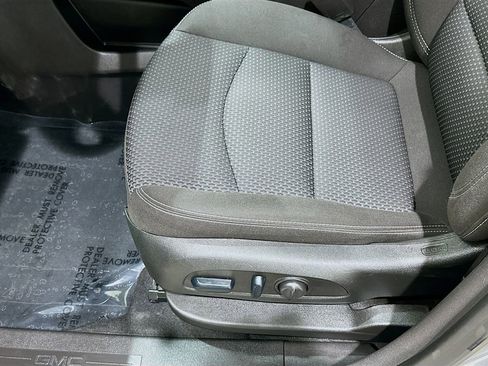 Used 2024 GMC Terrain SLE w/ Driver Convenience Package FWD image 20