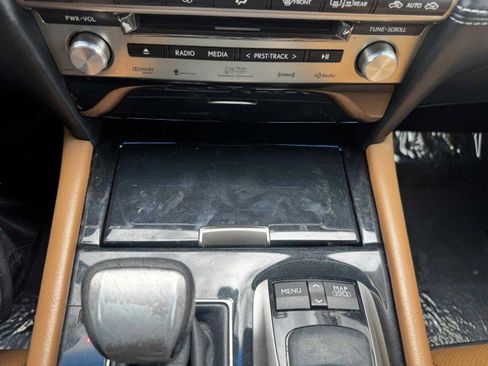 Used 2014 Lexus LS 460 image 34