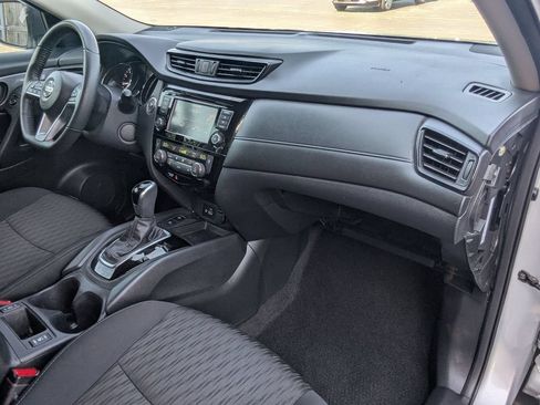 Used 2020 Nissan Rogue SV w/ Premium Package FWD image 29