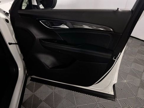 Used 2023 Buick Envision Essence image 23