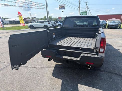 Used 2023 Honda Ridgeline Sport image 29