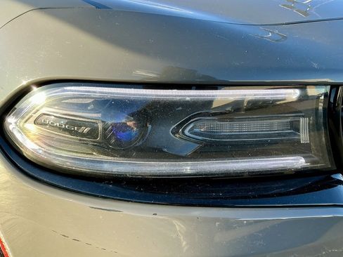 Used 2017 Dodge Charger SE w/ Power Sunroof Group image 8