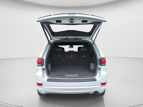 Used 2021 Jeep Grand Cherokee Laredo X RWD image 9
