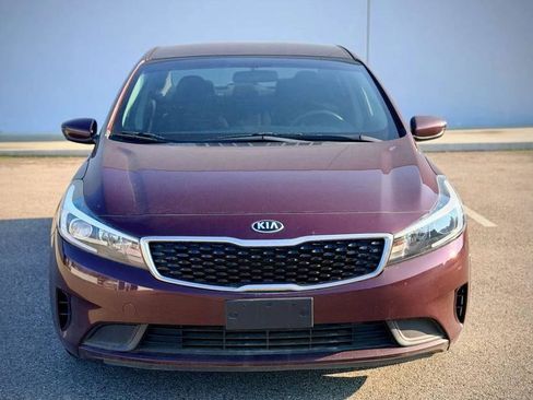 Used 2017 Kia Forte LX image 3