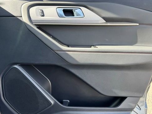 Certified 2025 Ford Explorer Active image 23