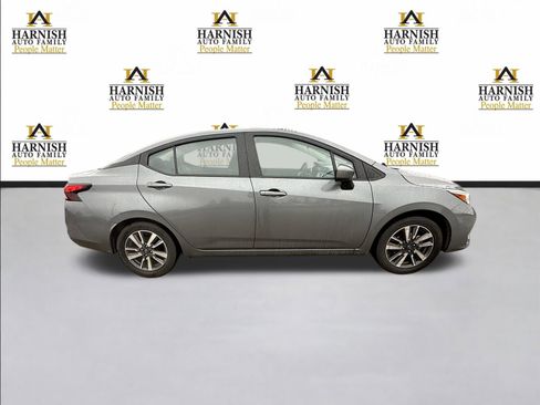 Used 2024 Nissan Versa SV image 9
