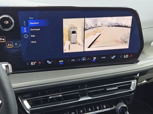 Certified 2026 Chevrolet Traverse LT w/ Driver Confidence Package image 20