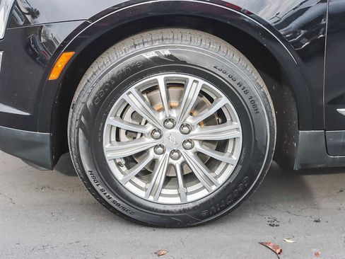 Used 2017 Cadillac XT5 Luxury w/ Driver Awareness Package image 9