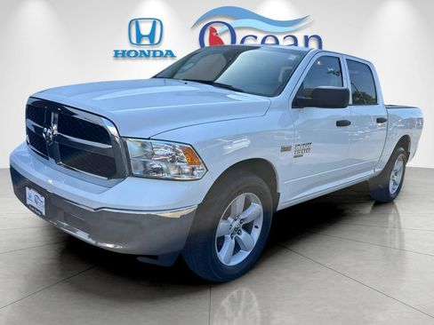 Used 2023 RAM 1500 Classic SLT AWD/4WD image 7