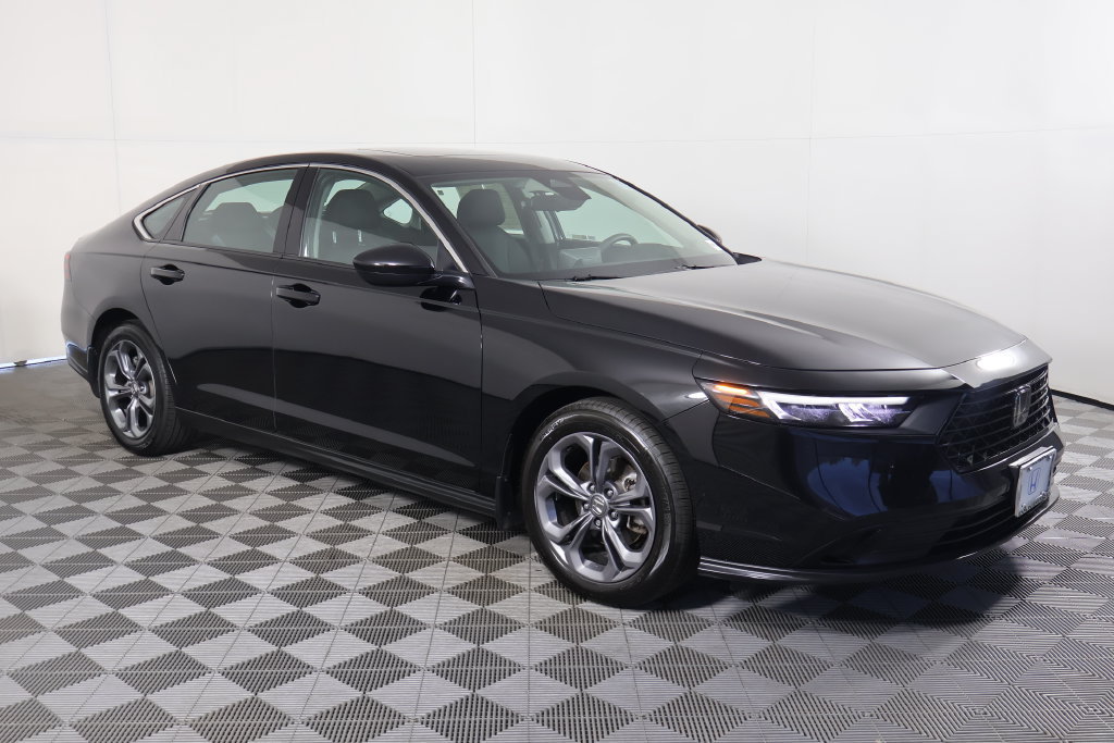 Used 2023 Honda Accord EX image 3